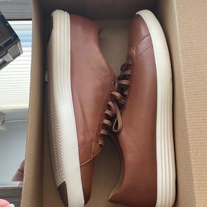 Tan leather Grand Crosscourt